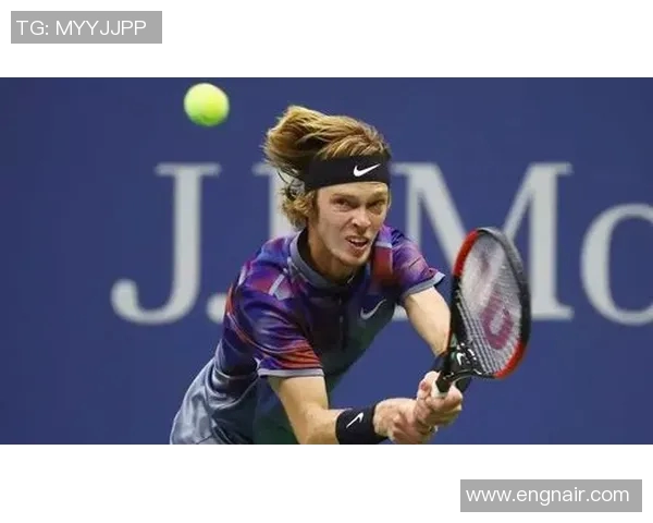 德尔波特罗与纳达尔的巅峰对决回顾与精彩瞬间分析